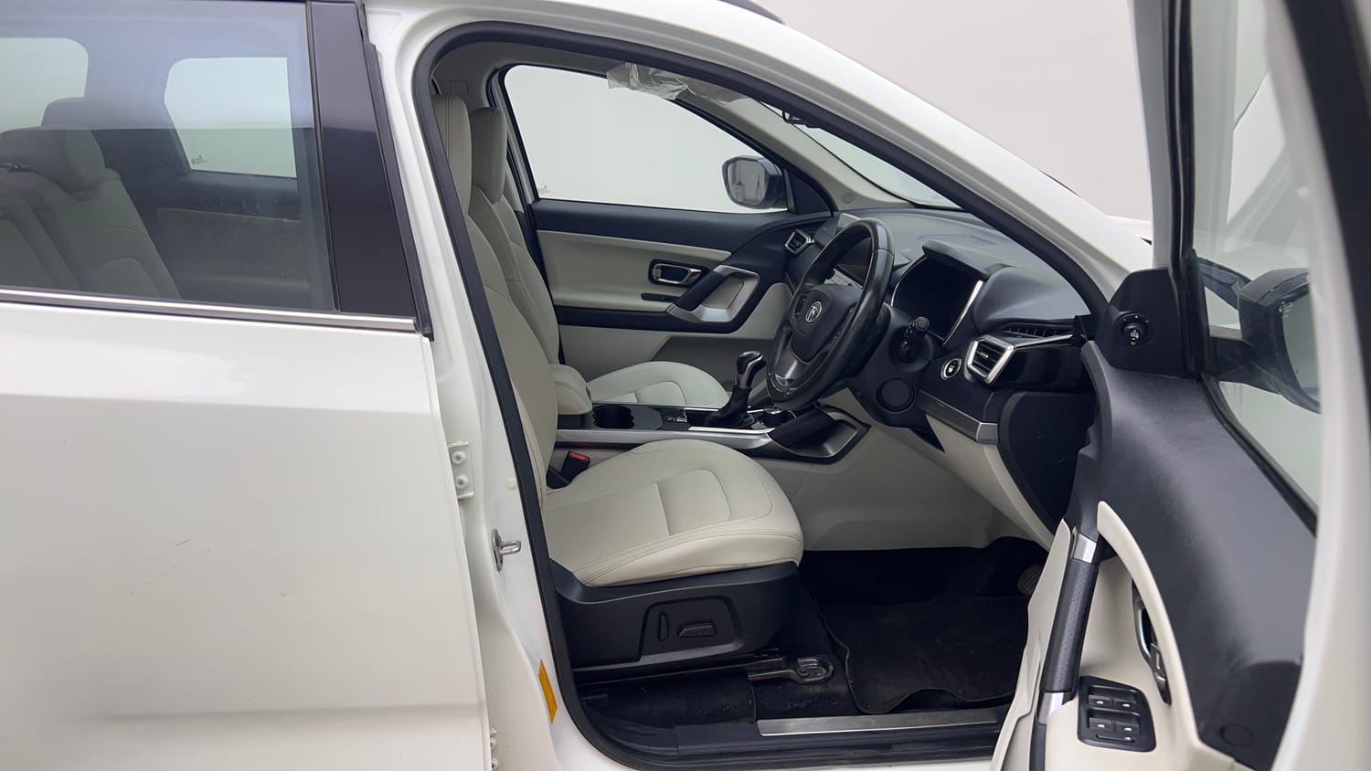 2021 Tata Safari XZA Plus-17