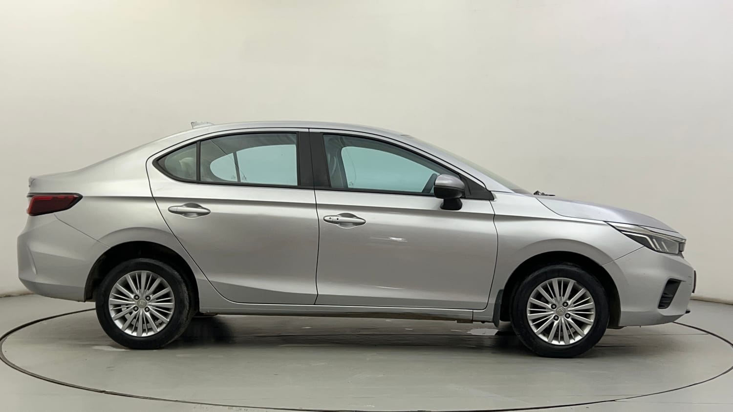 Used 2022 Honda City V Petrol+cng (Outside Fitted) Cng Manual exterior RIGHT SIDE VIEW