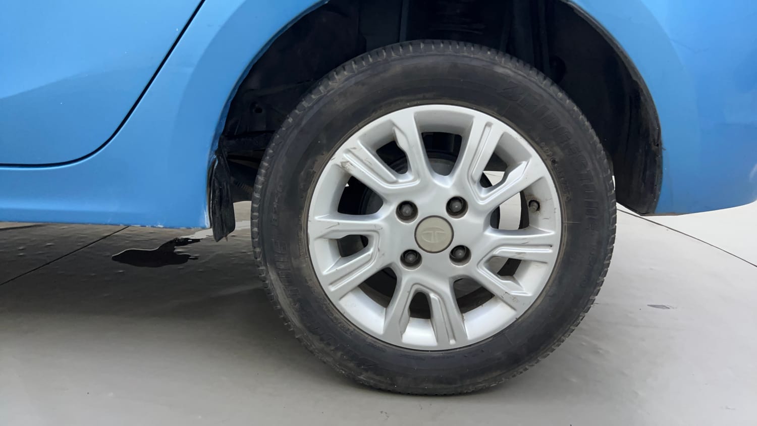 Used 2017 Tata Tigor Revotorq XZ Diesel Manual tyres LEFT REAR TYRE RIM VIEW