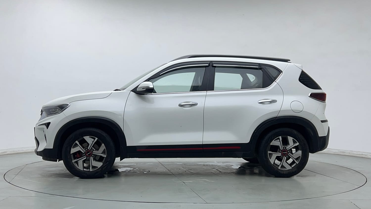Used 2022 Kia Sonet GTX Plus 1.5 AT Diesel Automatic exterior LEFT SIDE VIEW