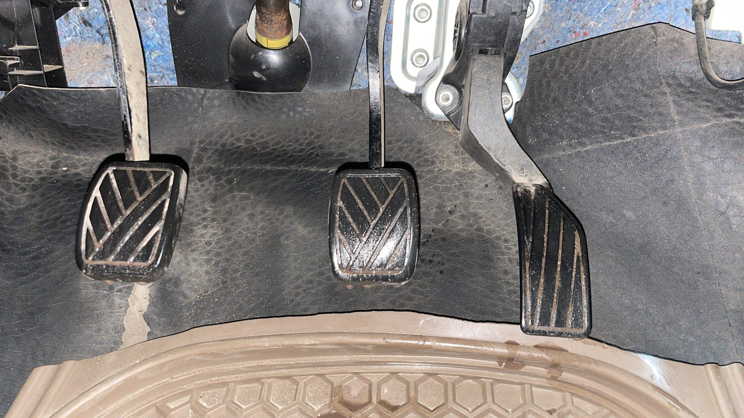 Used 2017 Maruti Suzuki Swift Lxi (O) Petrol Manual interior PEDALS VIEW