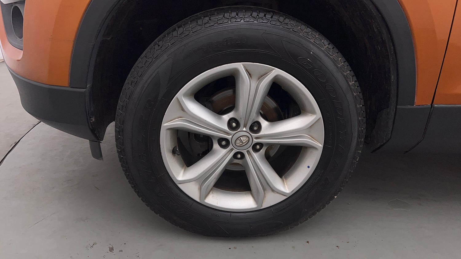 Used 2019 Tata Harrier XZ Diesel Manual tyres LEFT FRONT TYRE RIM VIEW