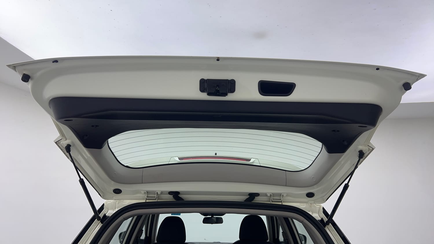 2023 Mahindra XUV 300 W8 1.2 Petrol-24