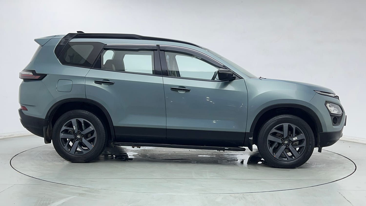 Used 2022 Tata Safari XZA Plus Diesel Automatic exterior RIGHT SIDE VIEW