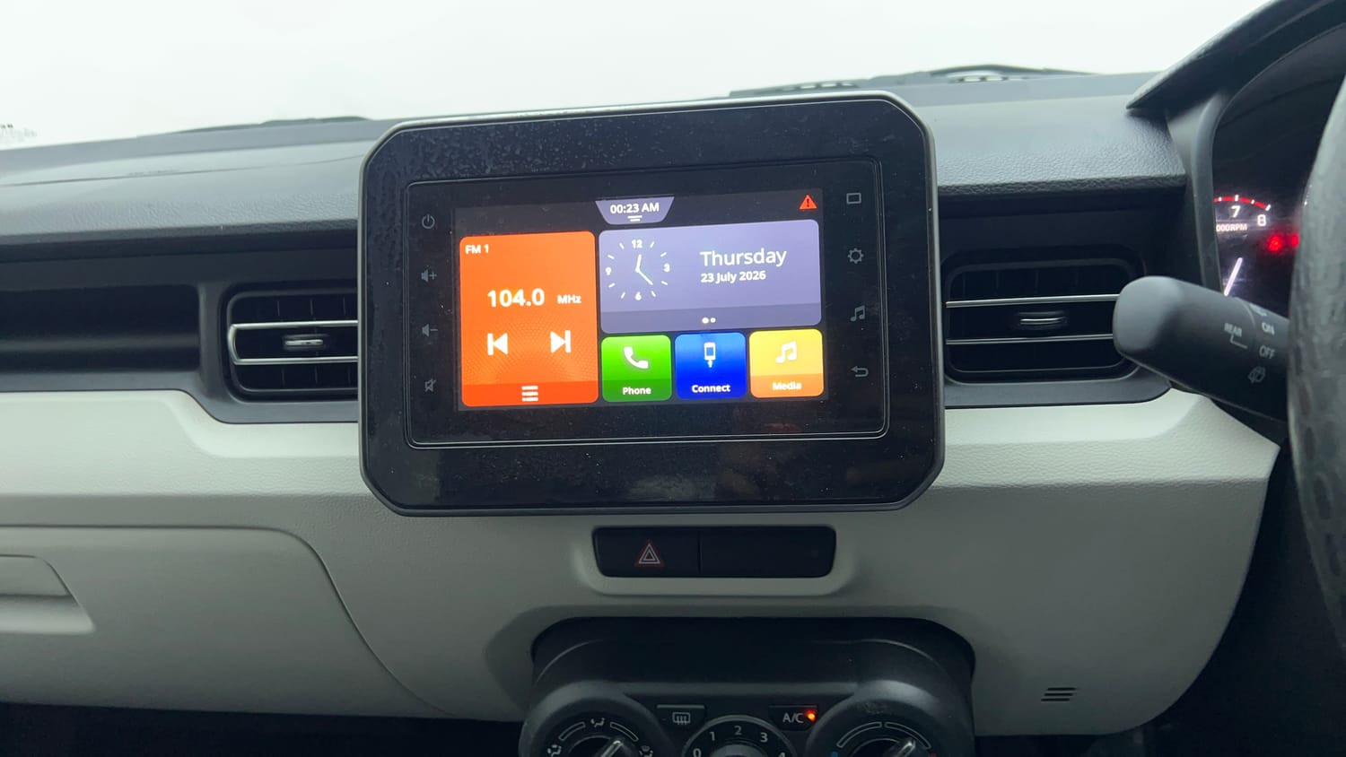 Used 2020 Maruti Suzuki Ignis Zeta 1.2 MT Petrol Manual top_features Integrated (in-dash) music system