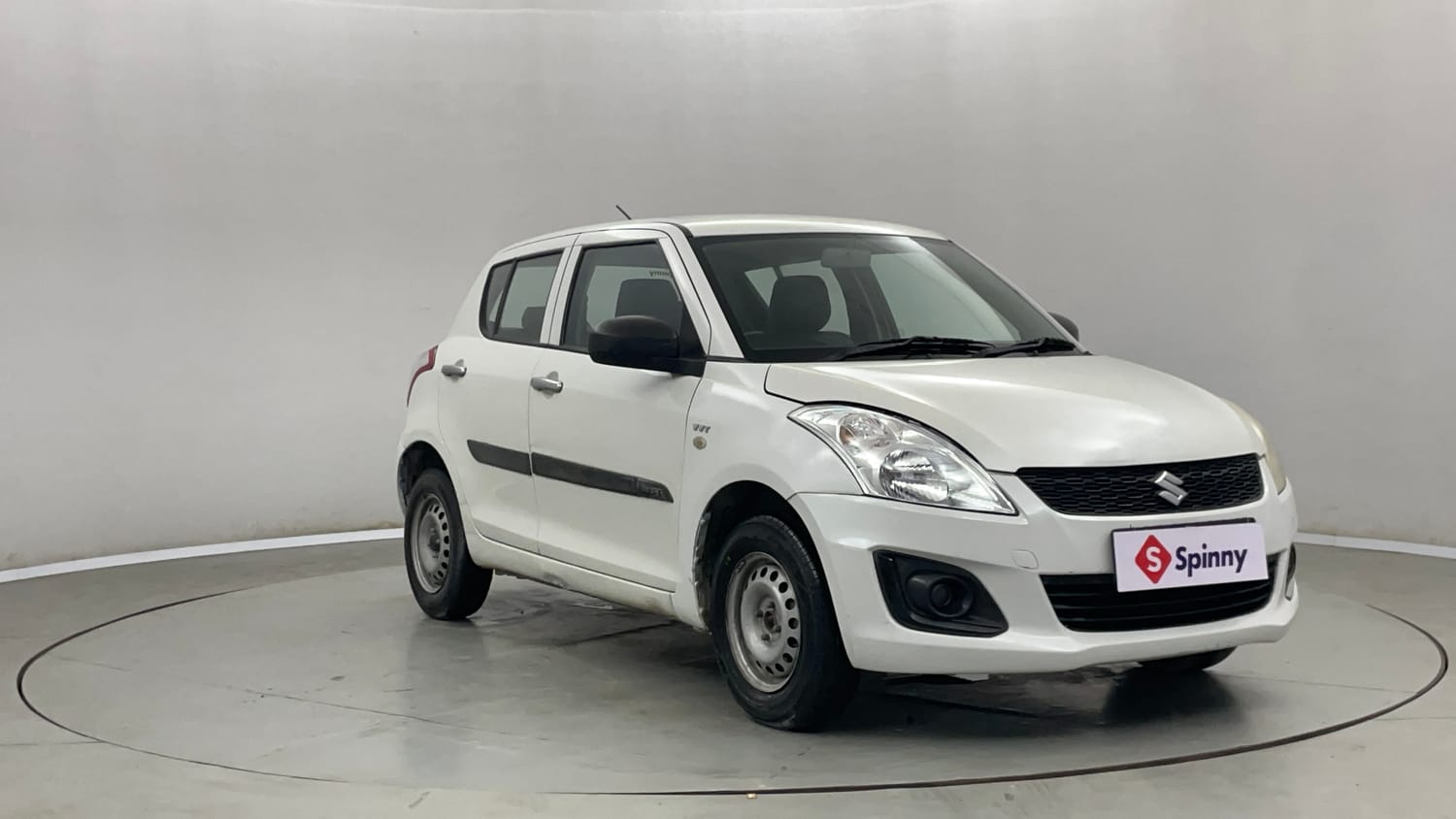 Used 2017 Maruti Suzuki Swift Lxi (O) Petrol Manual exterior RIGHT FRONT CORNER VIEW