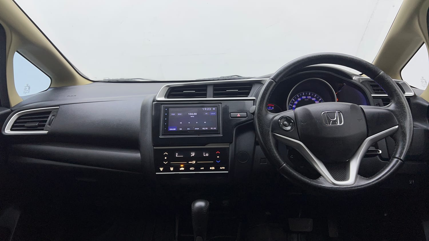 2016 Honda Jazz V AT Petrol-12