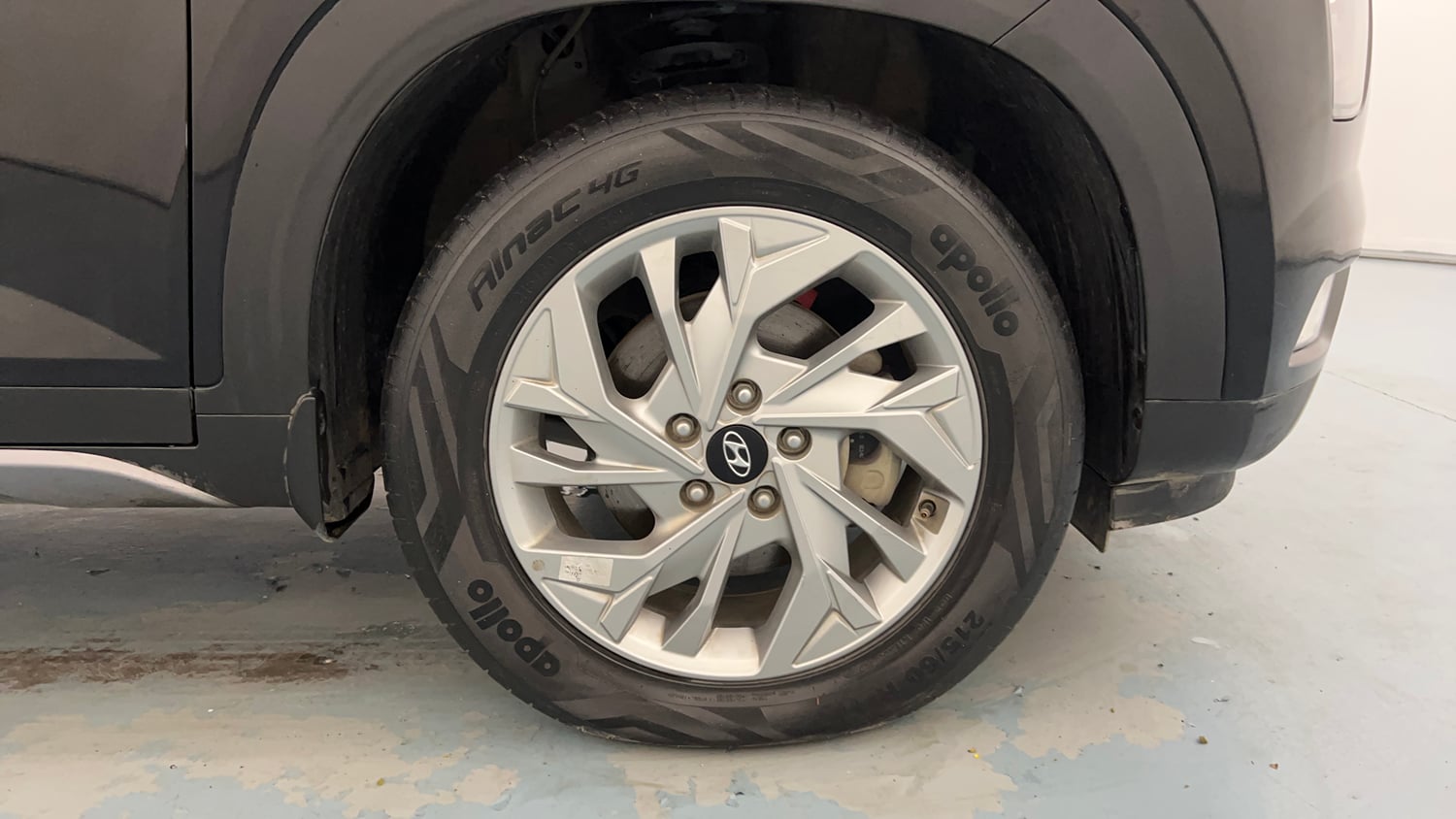 Used 2023 Hyundai Creta SX 1.5 Petrol Petrol Manual tyres RIGHT FRONT TYRE RIM VIEW