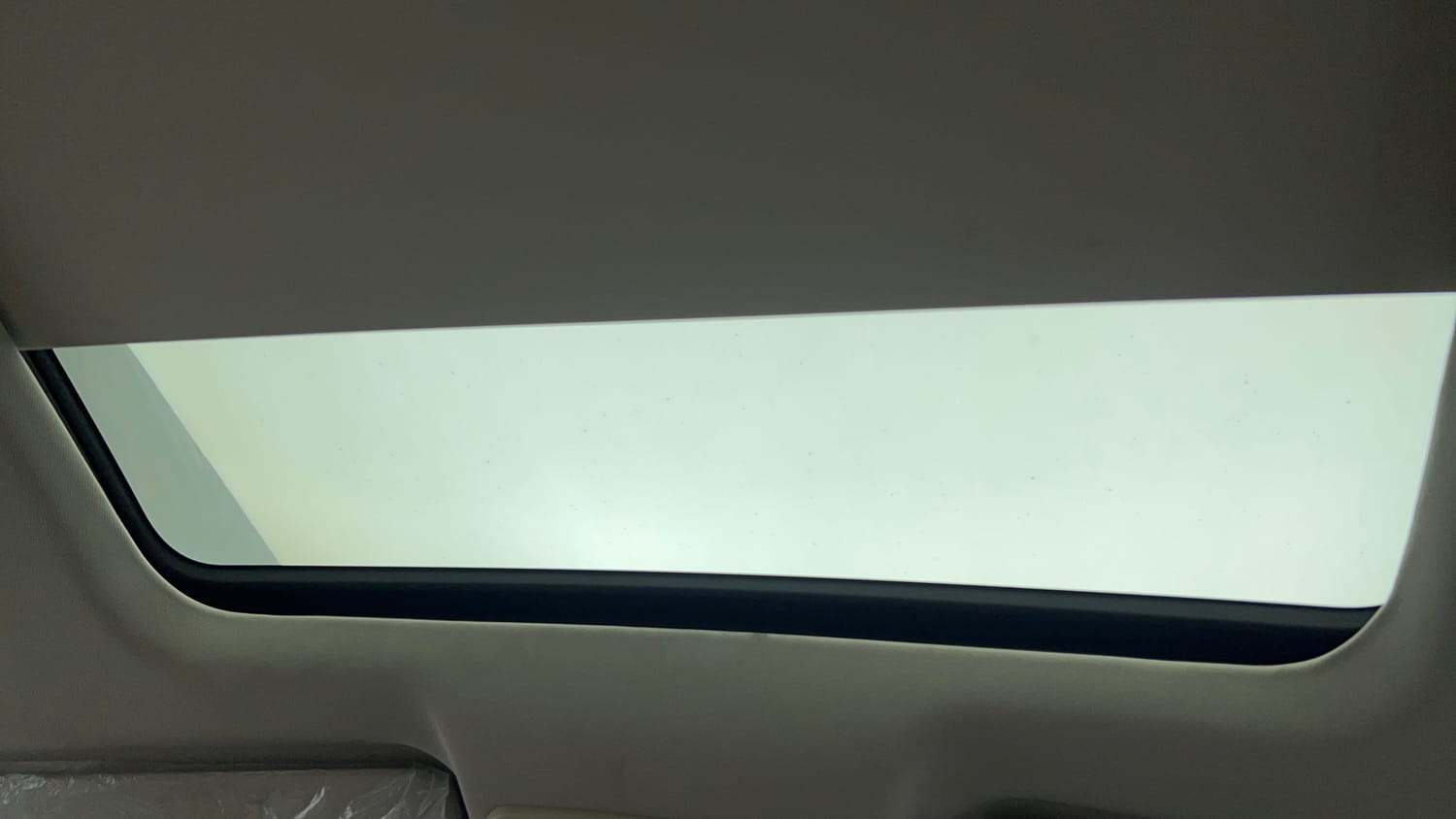 Used 2022 Tata Safari XZA Plus Diesel Automatic top_features Sunroof