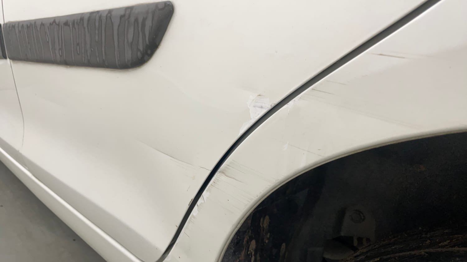 Used 2017 Maruti Suzuki Swift Lxi (O) Petrol Manual dents MINOR SCRATCH