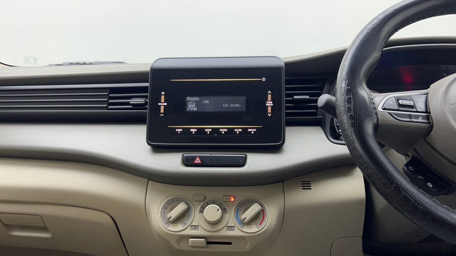 Used 2023 Maruti Suzuki Ertiga VXi (O) Petrol Manual interior MUSIC SYSTEM & AC CONTROL VIEW