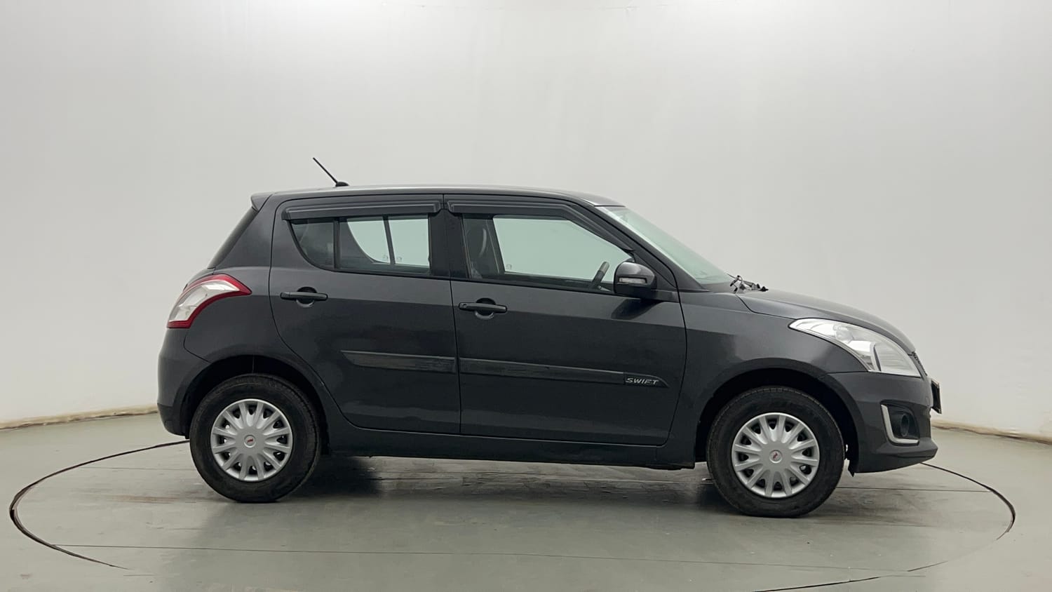 Used 2015 Maruti Suzuki Swift VXi Petrol Manual exterior RIGHT SIDE VIEW