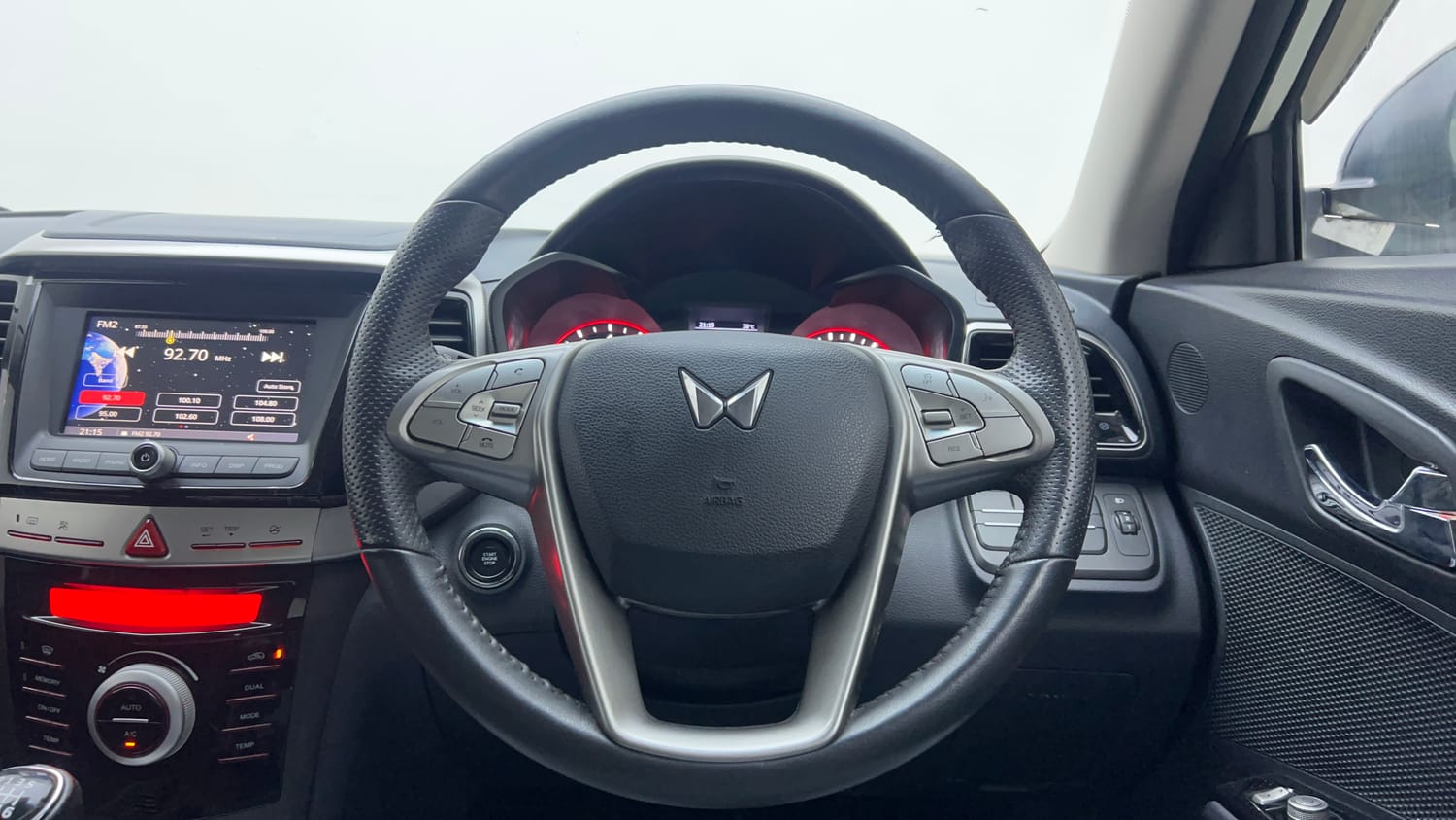 2023 Mahindra XUV 300 W8 1.2 Petrol-14