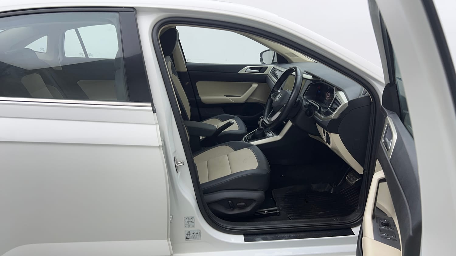 2023 Volkswagen Virtus Topline 1.0 TSI AT-17