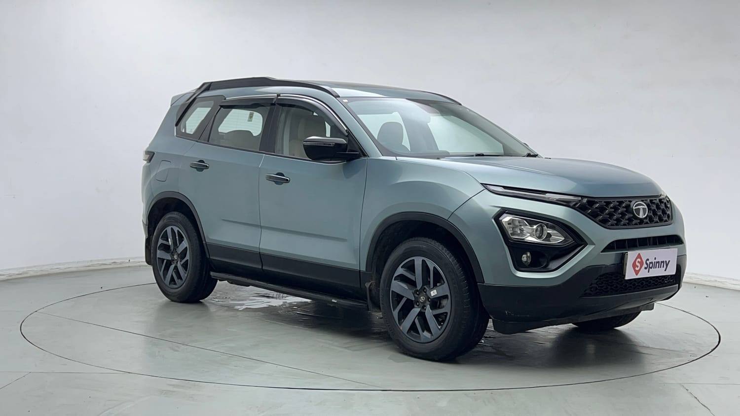 Used 2022 Tata Safari XZA Plus Diesel Automatic exterior RIGHT FRONT CORNER VIEW