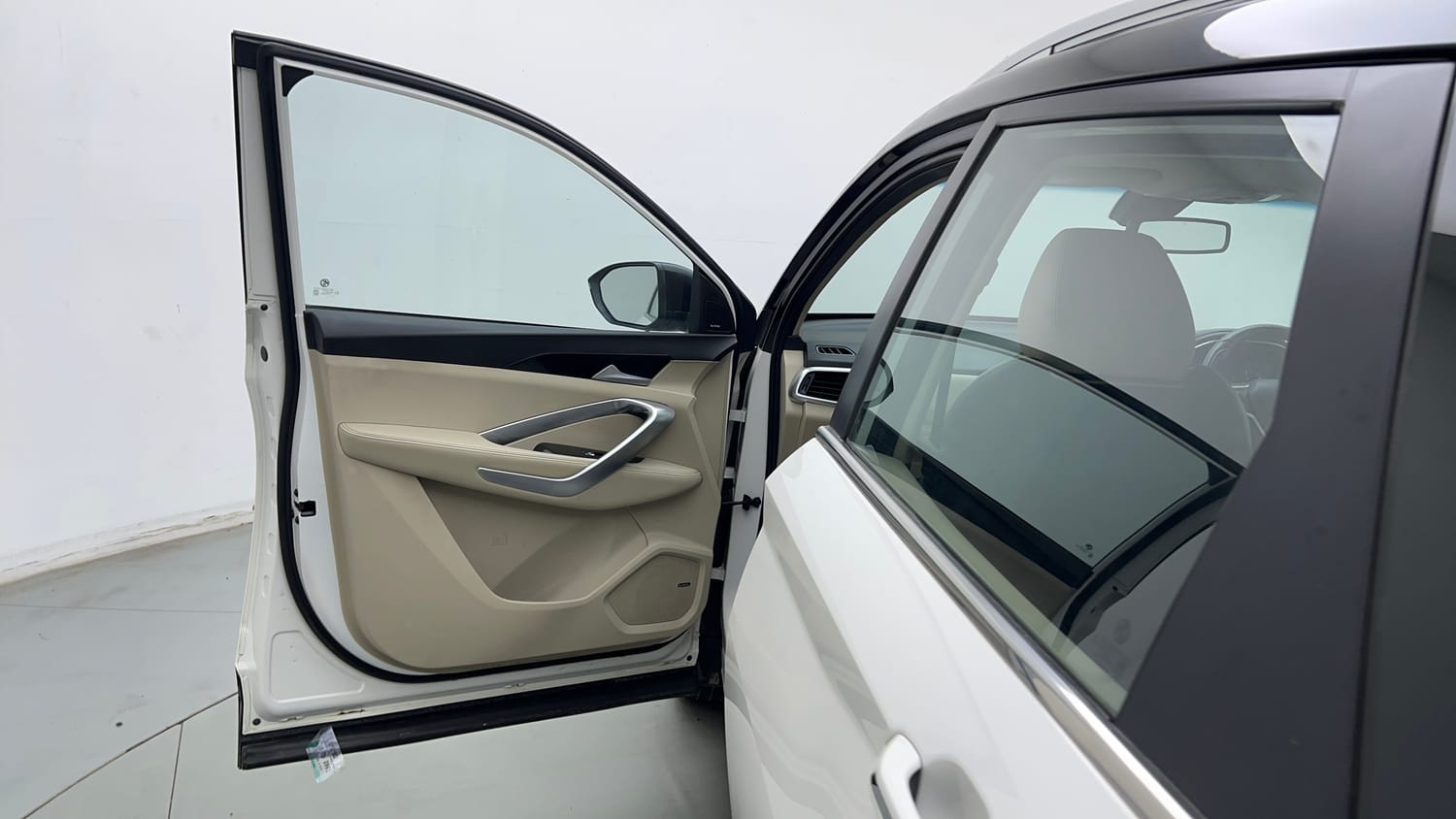 Used 2021 MG Motors Hector Sharp 1.5 DCT Petrol Petrol Automatic interior LEFT FRONT DOOR OPEN VIEW
