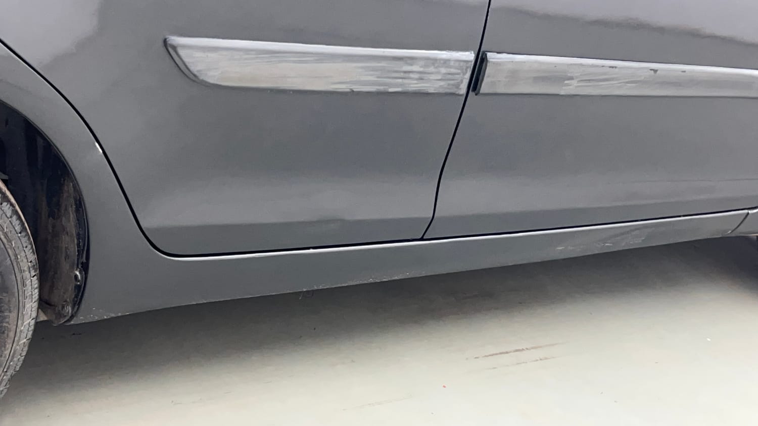 Used 2015 Maruti Suzuki Swift VXi Petrol Manual dents MINOR SCRATCH