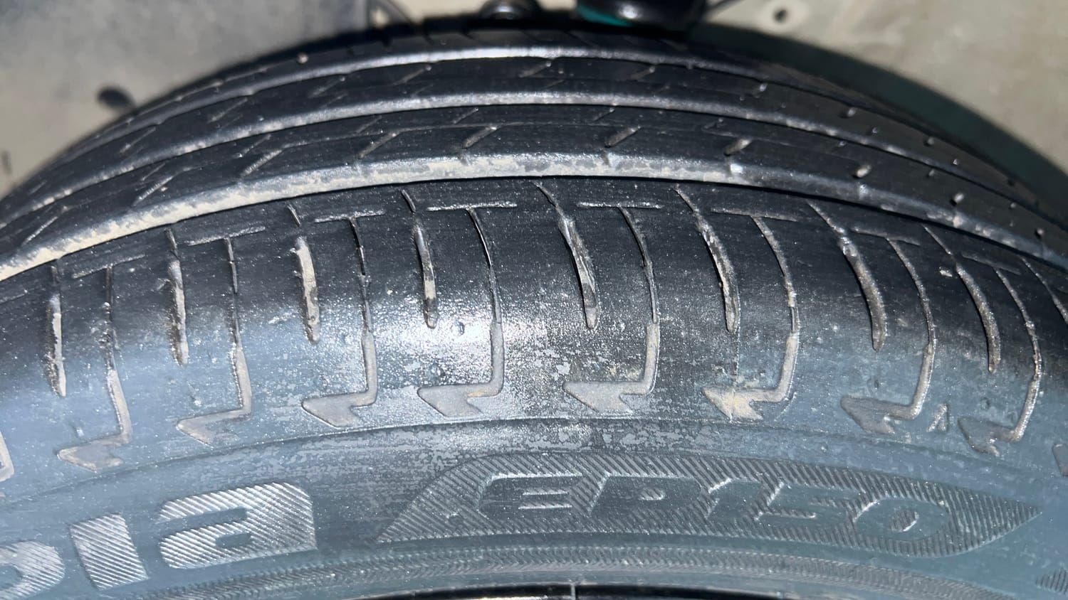 Used 2020 Maruti Suzuki Ignis Zeta 1.2 MT Petrol Manual tyres LEFT FRONT TYRE TREAD VIEW