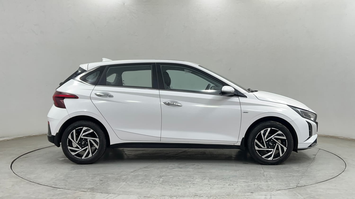 Used 2025 Hyundai New i20 Asta (O) 1.2 IVT Petrol Automatic exterior RIGHT SIDE VIEW