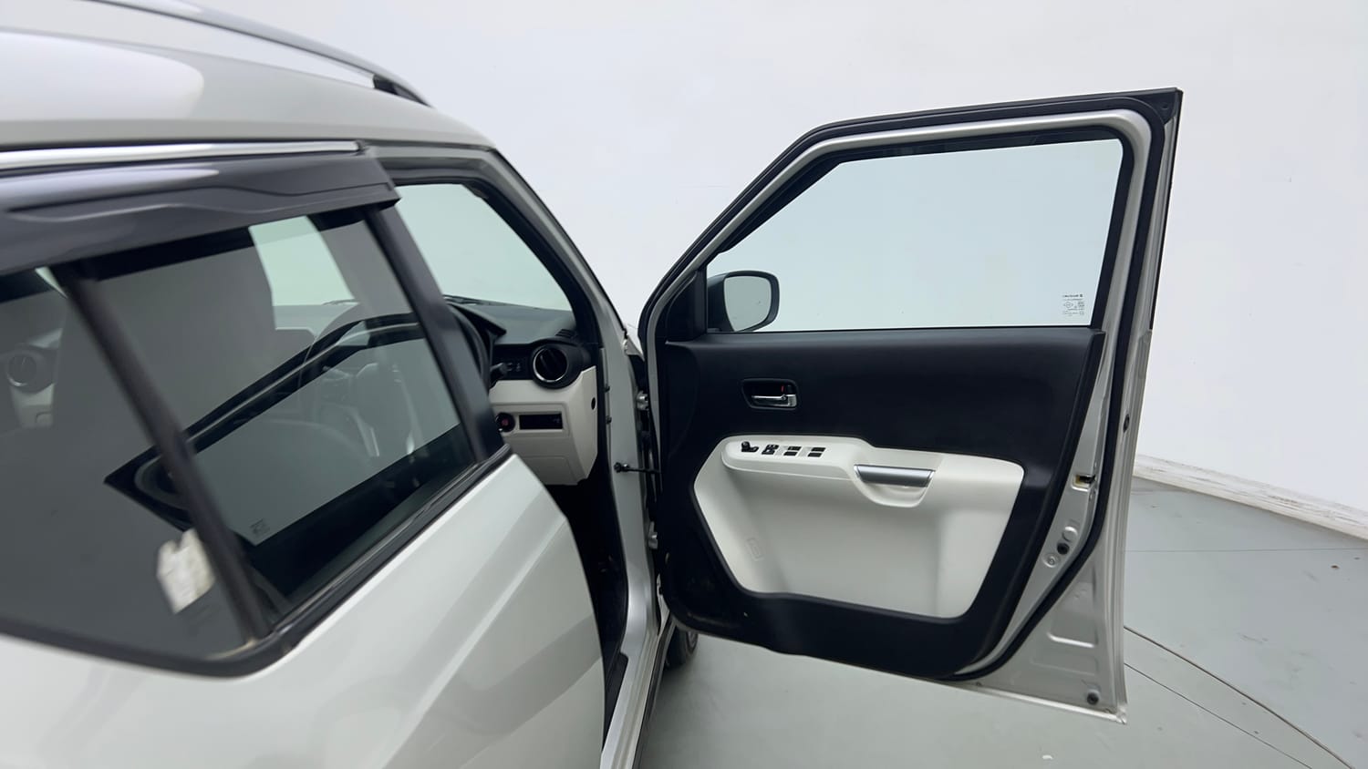 Used 2020 Maruti Suzuki Ignis Zeta 1.2 MT Petrol Manual interior RIGHT FRONT DOOR OPEN VIEW