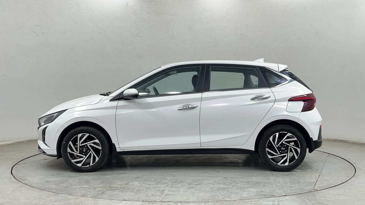 Used 2025 Hyundai New i20 Asta (O) 1.2 IVT Petrol Automatic exterior LEFT SIDE VIEW