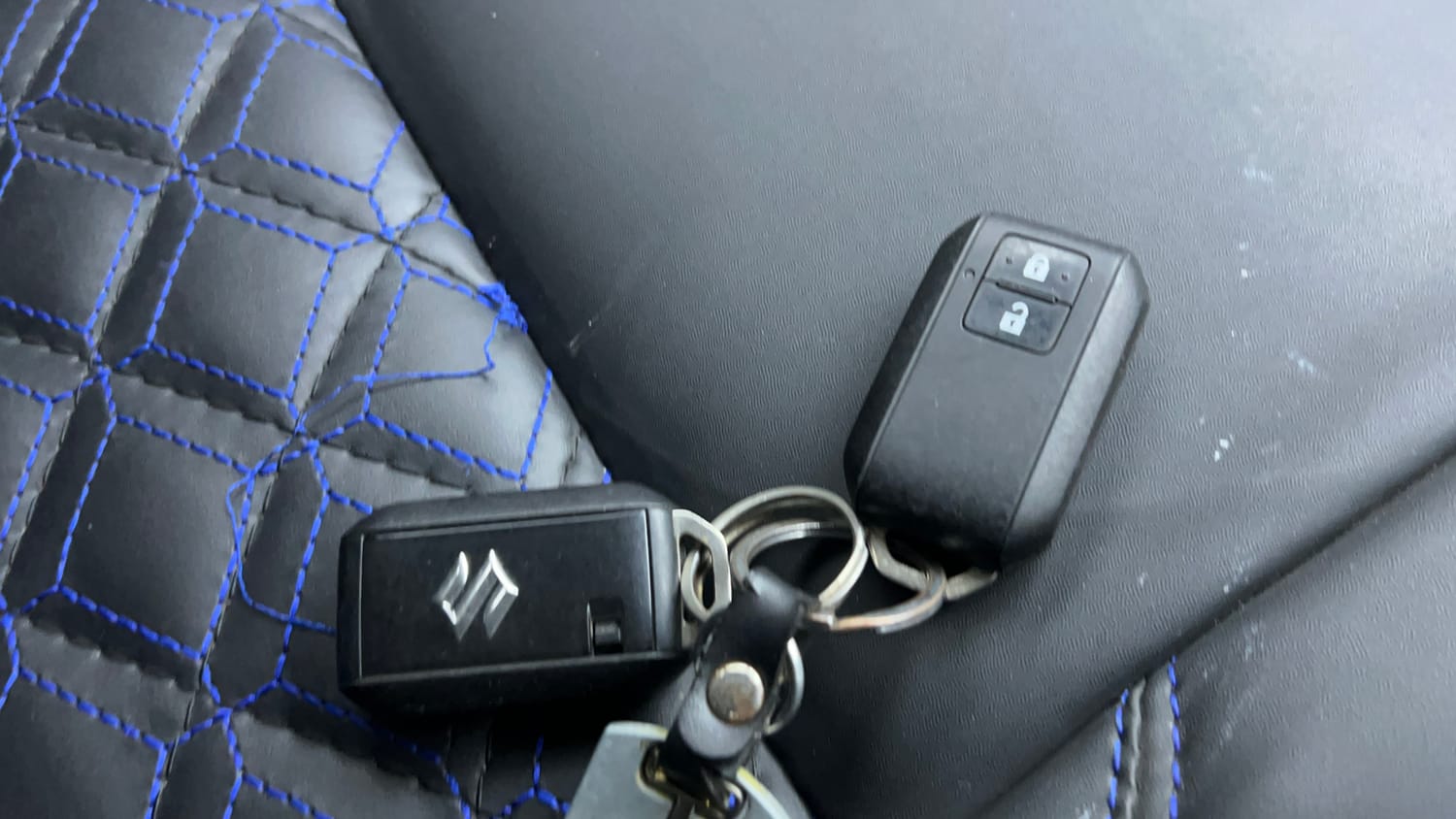 Used 2020 Maruti Suzuki Ignis Zeta 1.2 MT Petrol Manual extra CAR KEY VIEW