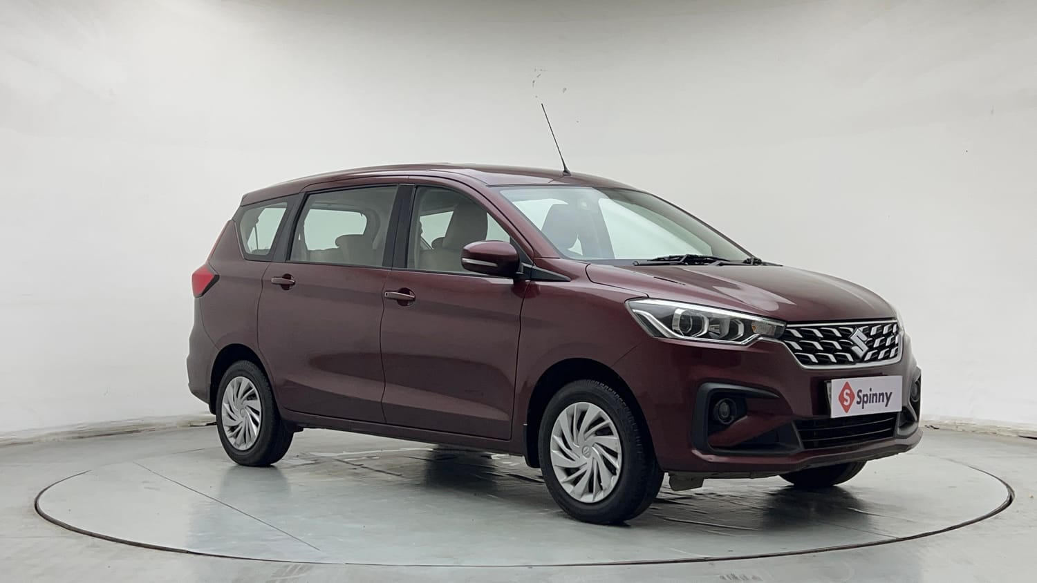Used 2023 Maruti Suzuki Ertiga VXi (O) Petrol Manual exterior RIGHT FRONT CORNER VIEW