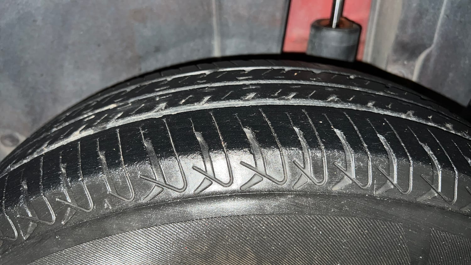 Used 2012 Maruti Suzuki Swift VXi Petrol Manual tyres LEFT REAR TYRE TREAD VIEW