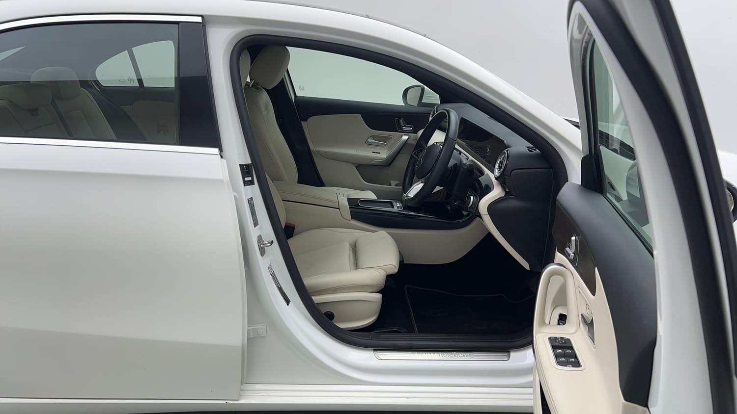2024 Mercedes-Benz A-Class Limousine 200-17