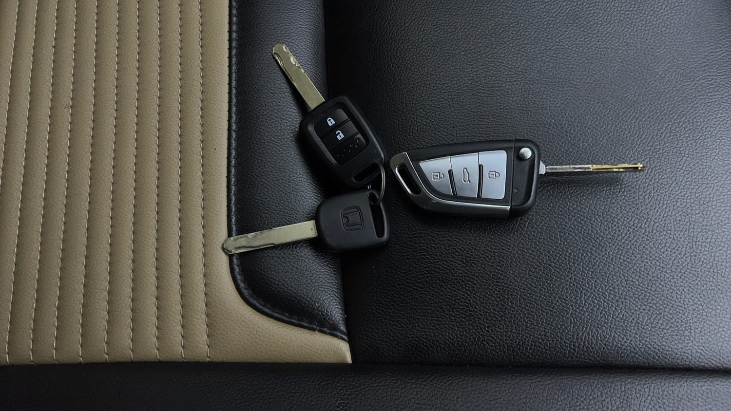 2016 Honda Jazz V AT Petrol-44