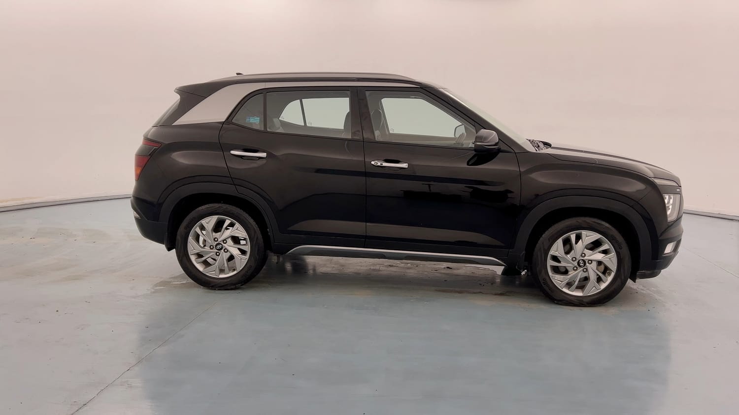 Used 2023 Hyundai Creta SX 1.5 Petrol Petrol Manual exterior RIGHT SIDE VIEW