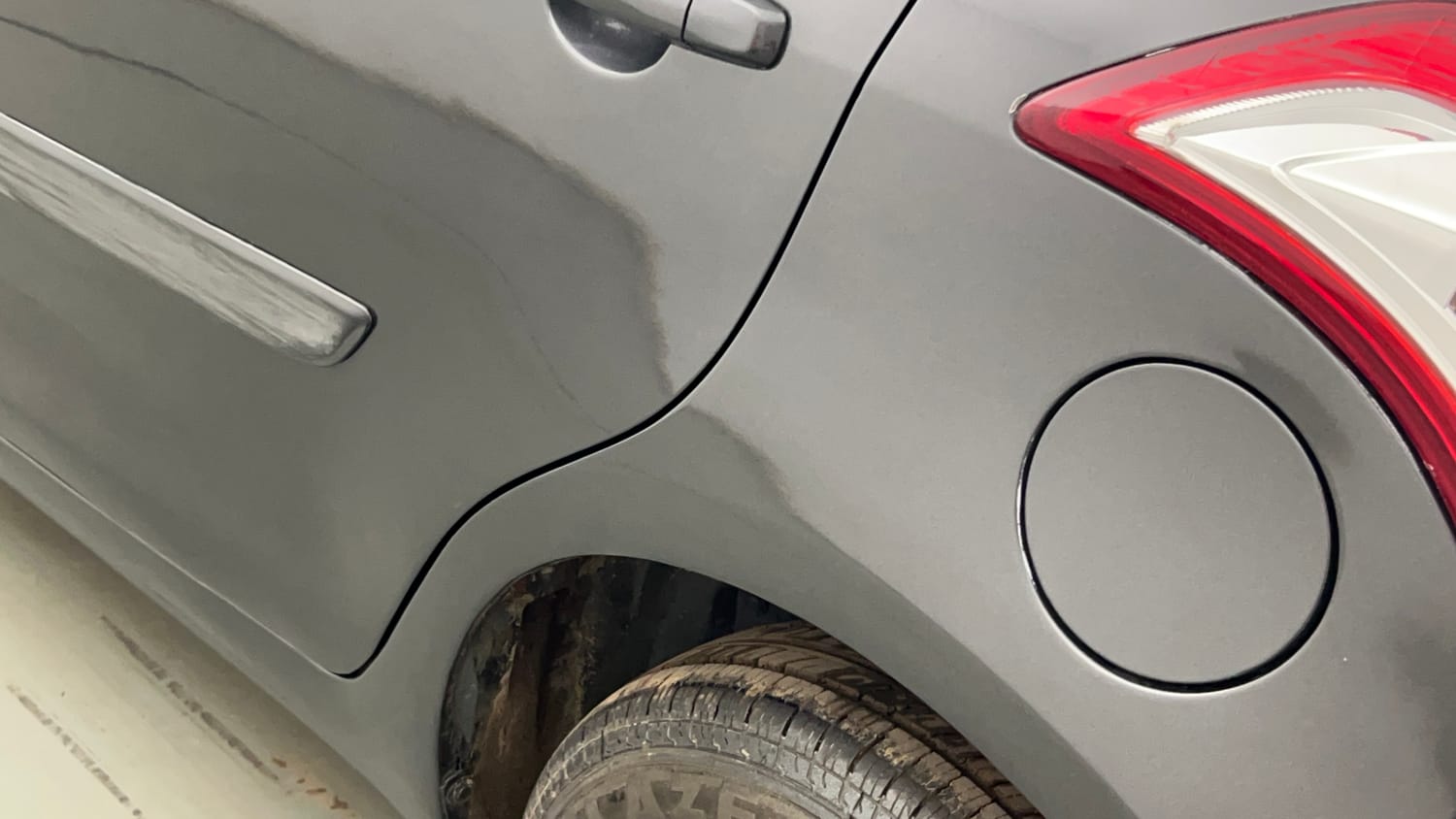 Used 2015 Maruti Suzuki Swift VXi Petrol Manual dents MINOR SCRATCH
