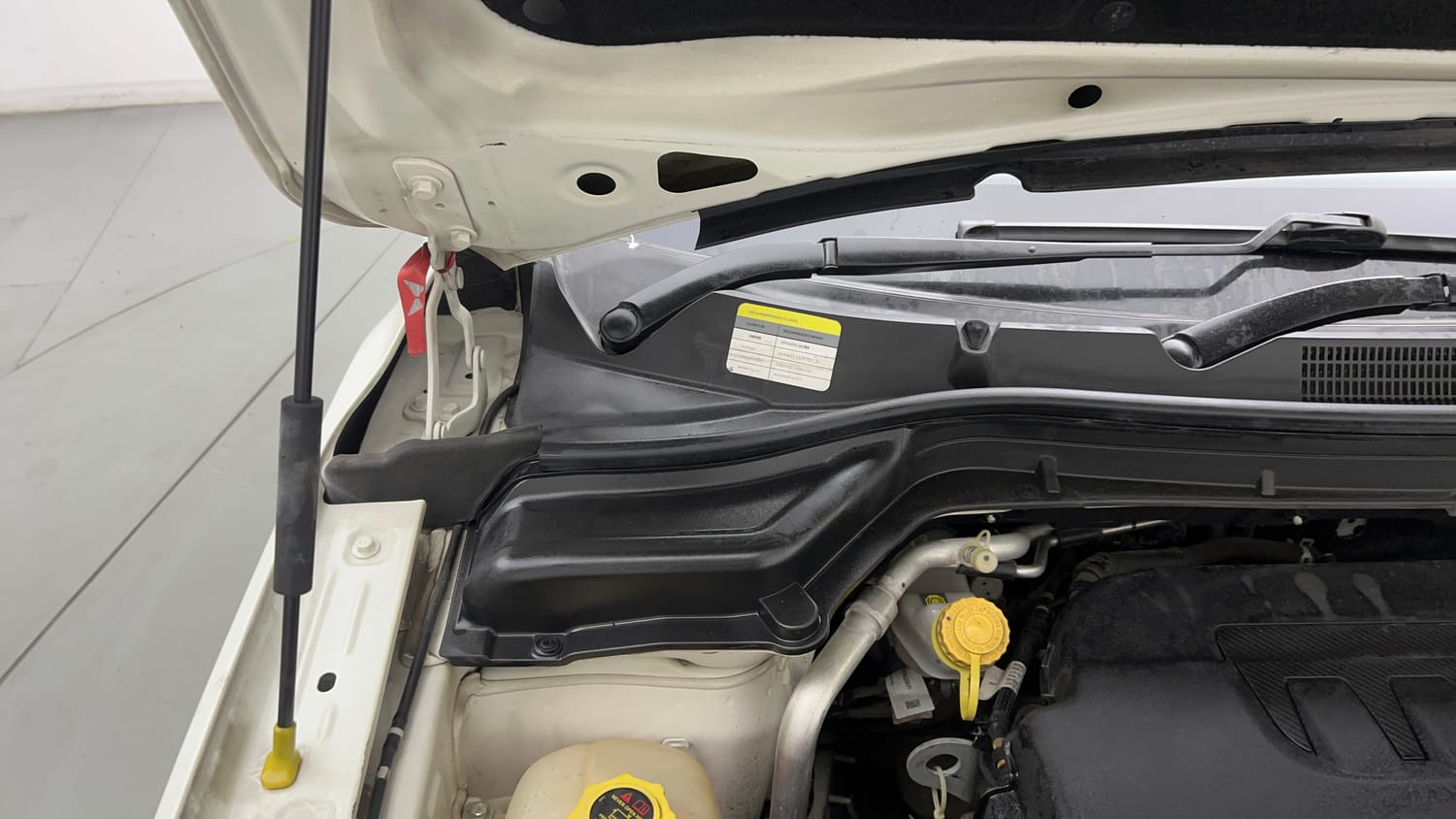 2023 Mahindra XUV 300 W8 1.2 Petrol-31