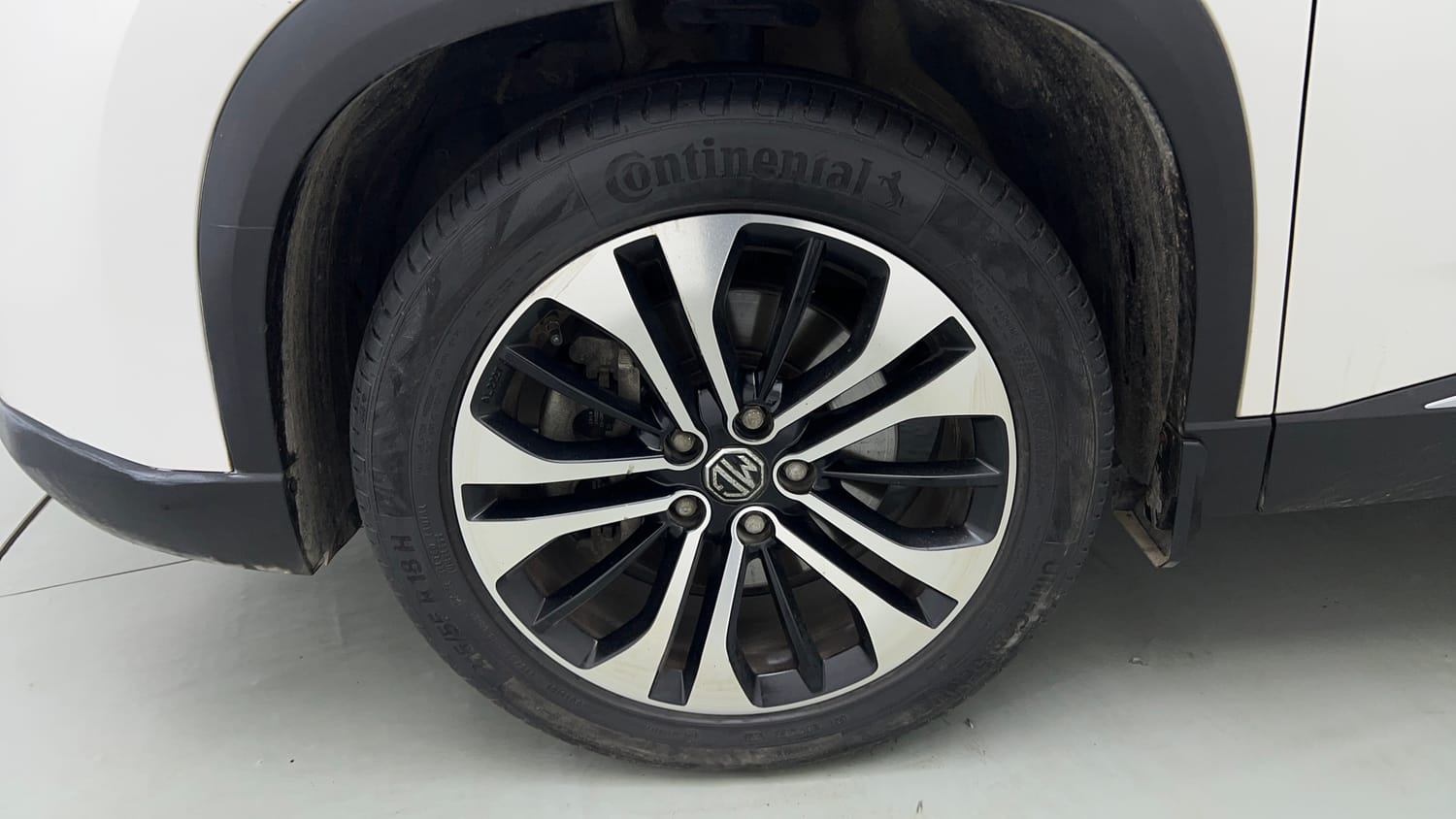 Used 2021 MG Motors Hector Sharp 1.5 DCT Petrol Petrol Automatic tyres LEFT FRONT TYRE RIM VIEW