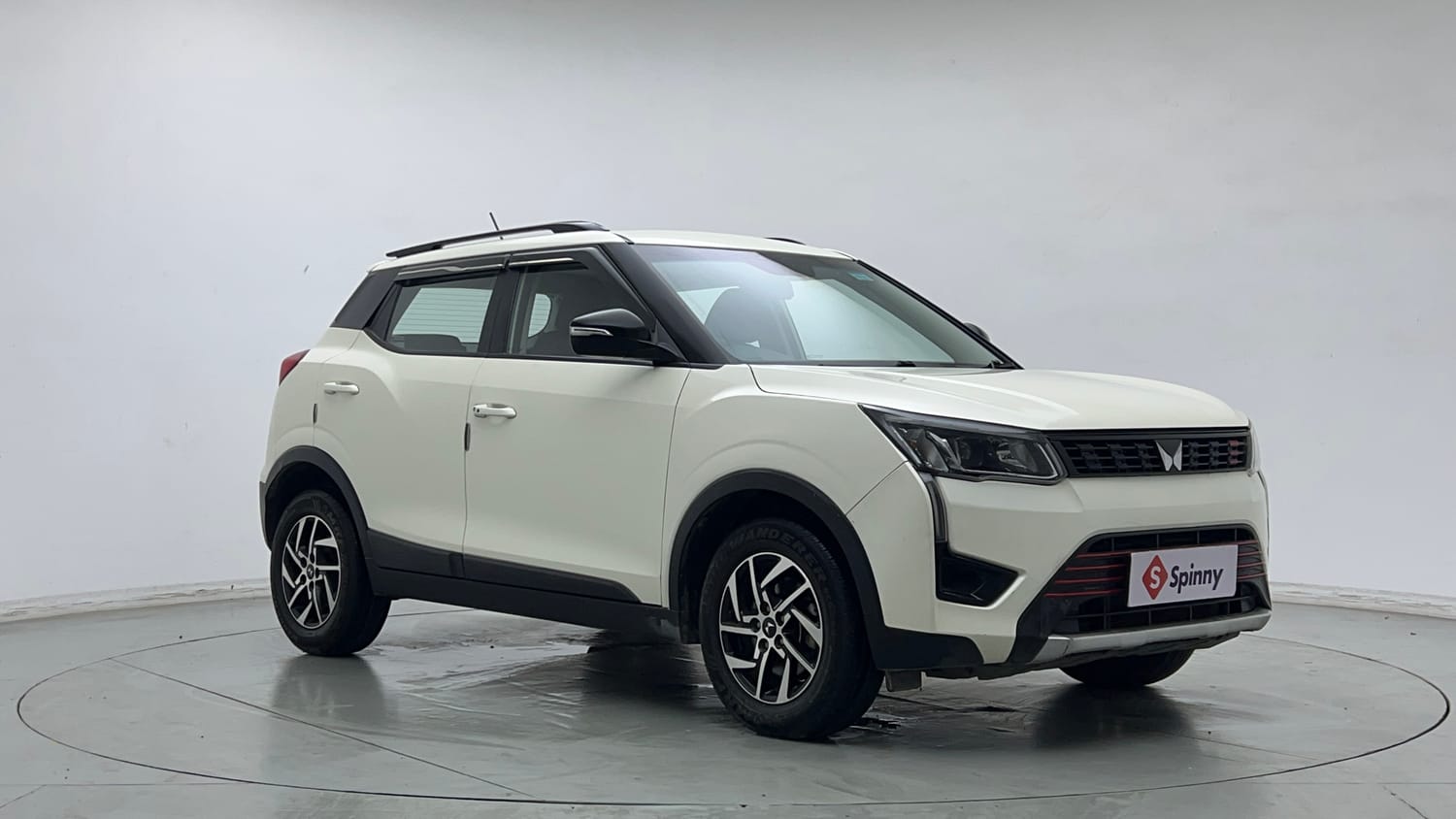 2023 Mahindra XUV 300 W8 1.2 Petrol-6