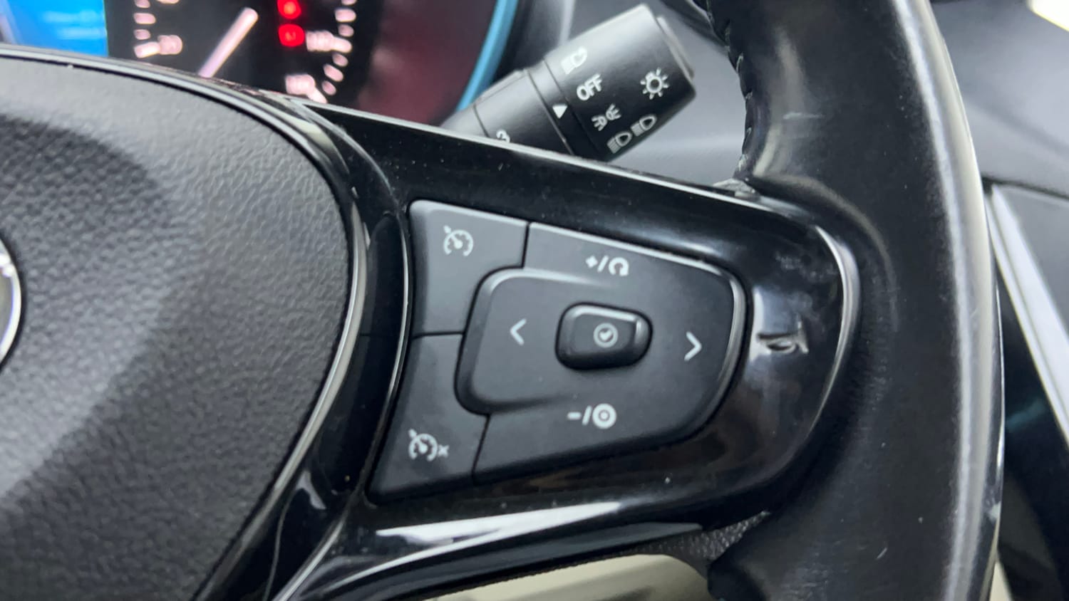 Used 2022 Tata Nexon EV Prime XZ Plus LUX Electric Automatic top_features Cruise control
