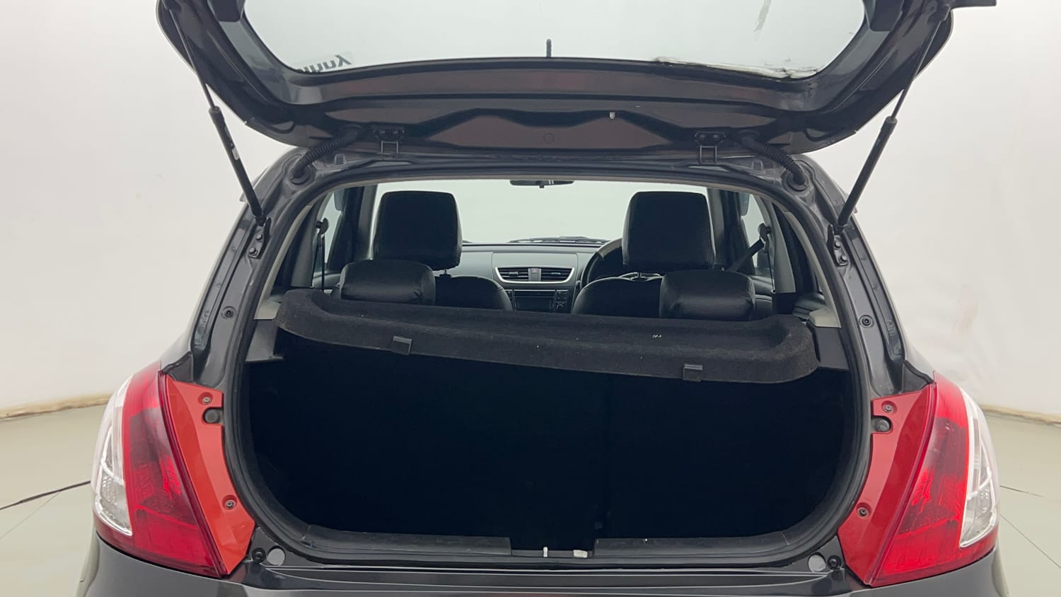 Used 2015 Maruti Suzuki Swift VXi Petrol Manual interior DICKY INSIDE VIEW