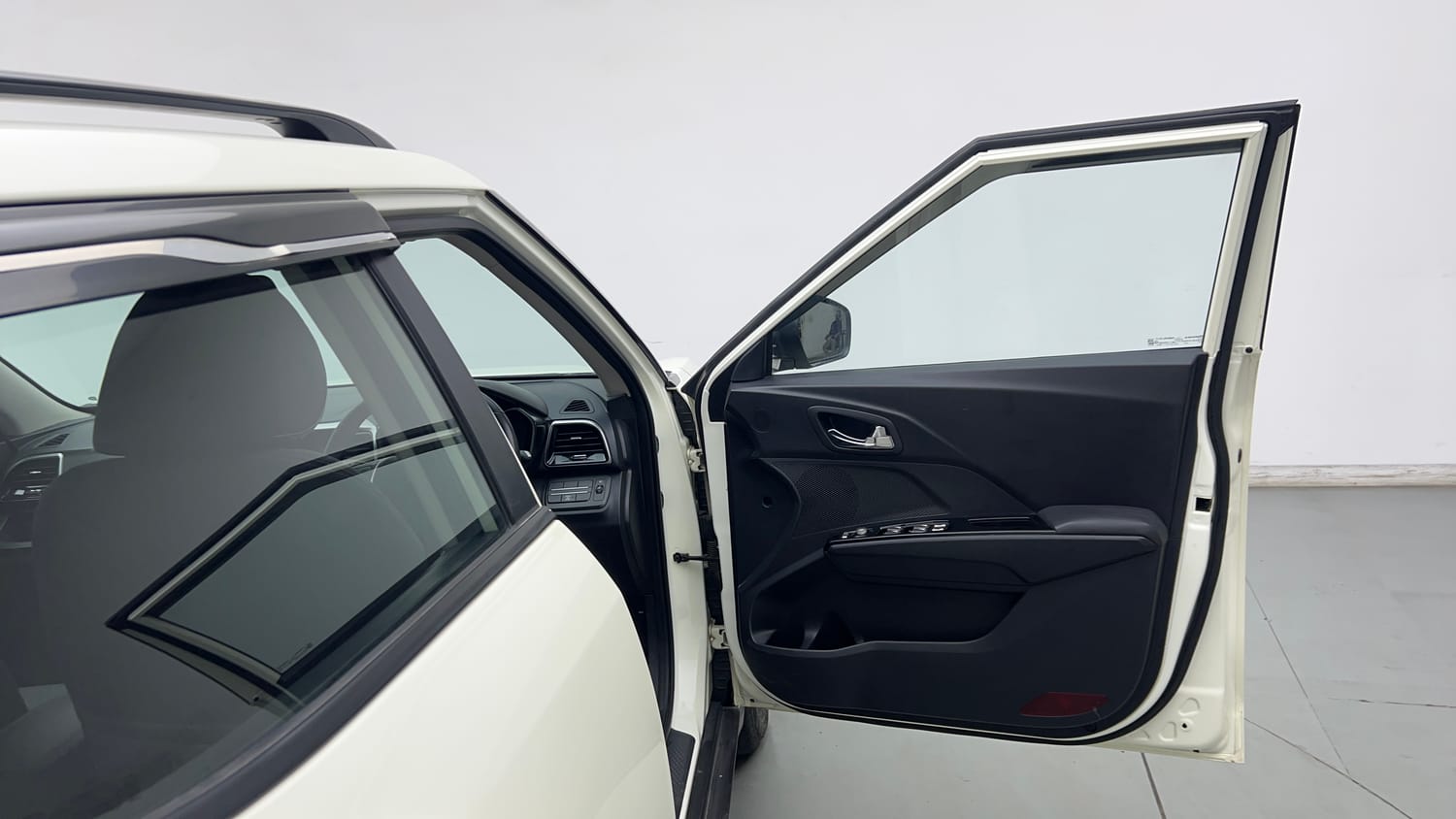 2023 Mahindra XUV 300 W8 1.2 Petrol-19