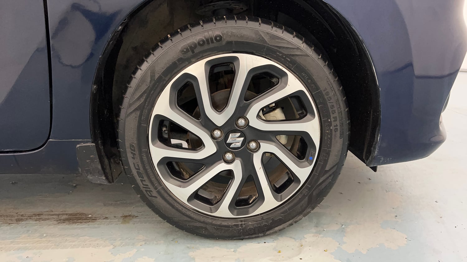 Used 2024 Maruti Suzuki Baleno Alpha MT Petrol Manual tyres RIGHT FRONT TYRE RIM VIEW