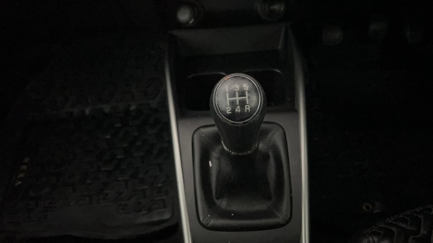 Used 2024 Maruti Suzuki Baleno Alpha MT Petrol Manual interior GEAR  KNOB VIEW