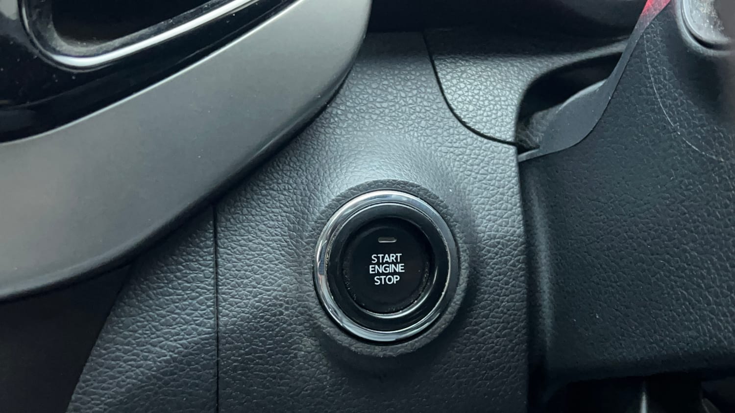 2023 Mahindra XUV 300 W8 1.2 Petrol-42