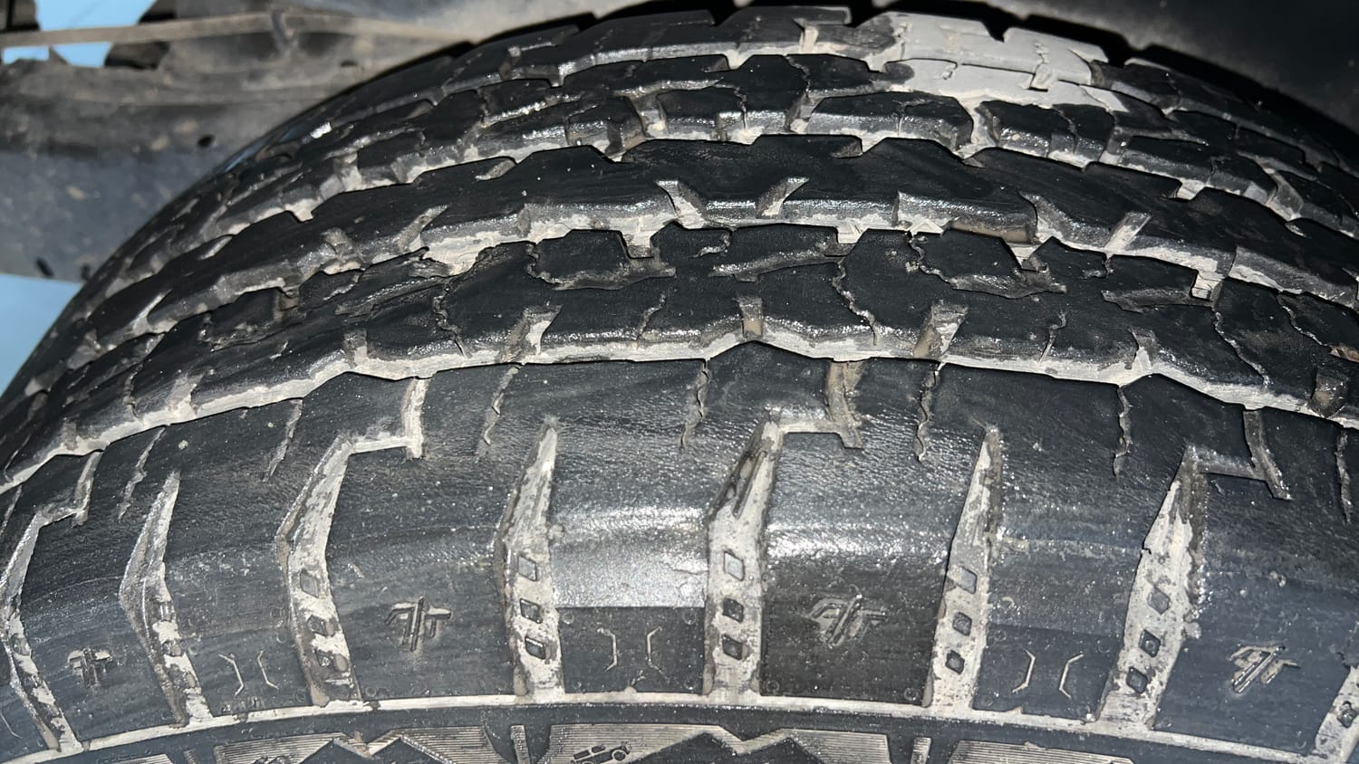 Used 2022 mahindra Thar LX Hard Top Petrol MT 4WD Petrol Manual tyres RIGHT REAR TYRE TREAD VIEW
