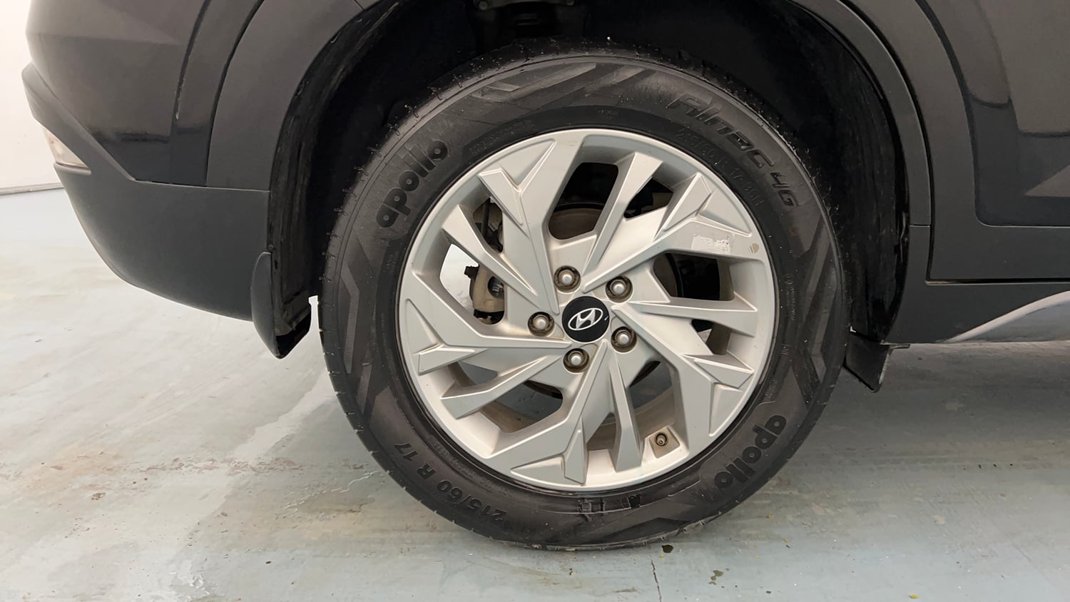 Used 2023 Hyundai Creta SX 1.5 Petrol Petrol Manual tyres RIGHT REAR TYRE RIM VIEW
