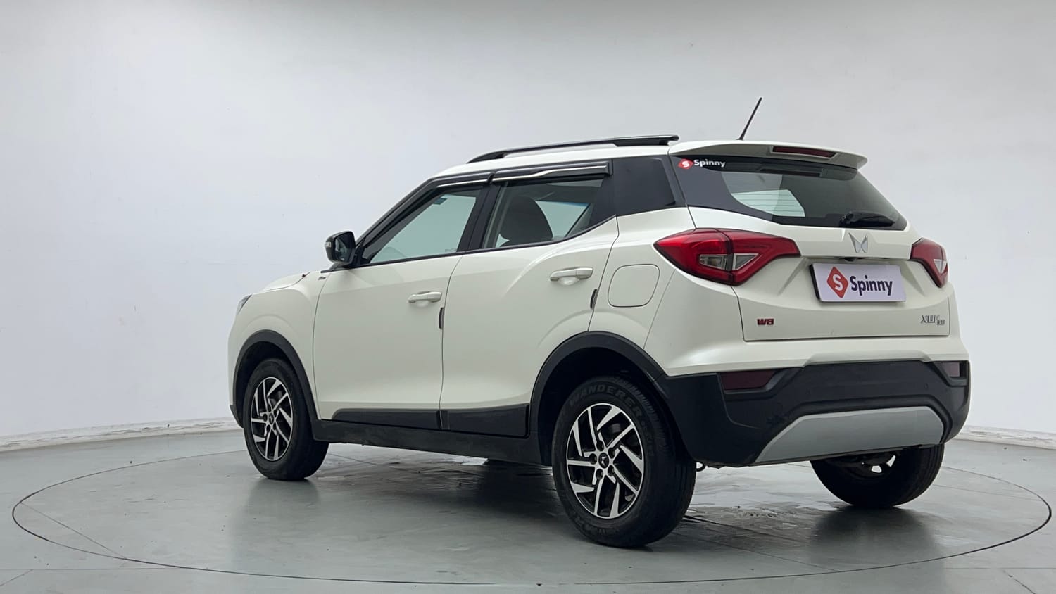 2023 Mahindra XUV 300 W8 1.2 Petrol-2