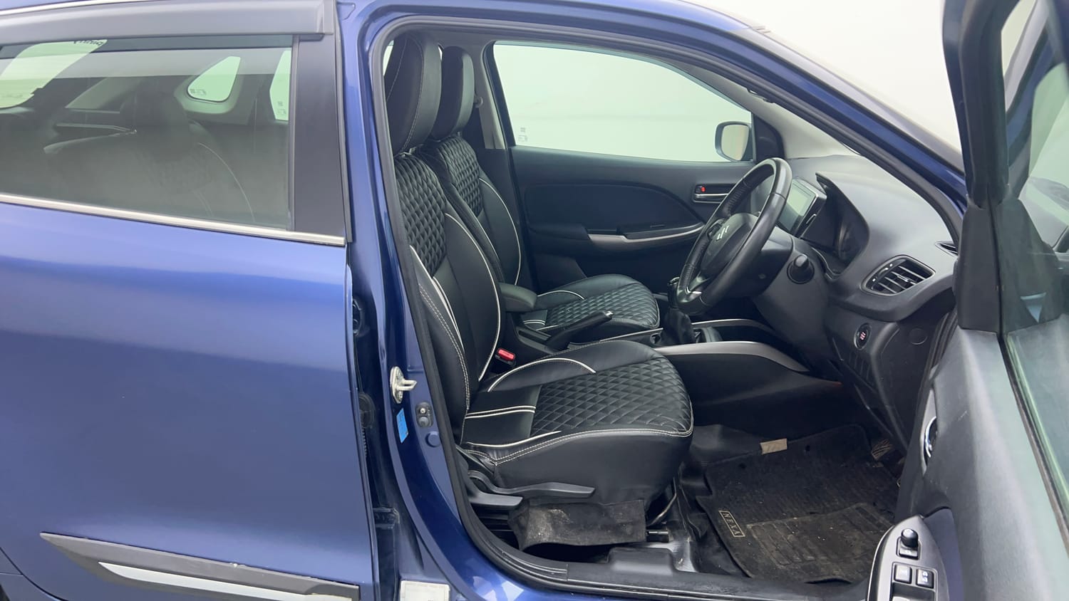 Used 2020 Maruti Suzuki Baleno Alpha Petrol Manual interior RIGHT SIDE FRONT DOOR CABIN VIEW