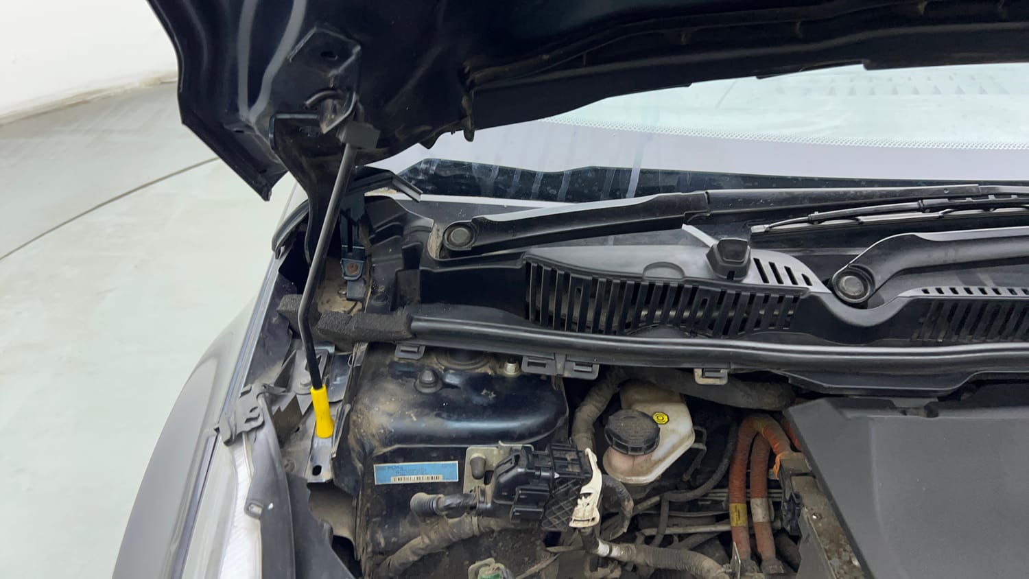 Used 2022 Tata Nexon EV Prime XZ Plus LUX Electric Automatic engine ENGINE RIGHT SIDE HINGE & APRON VIEW