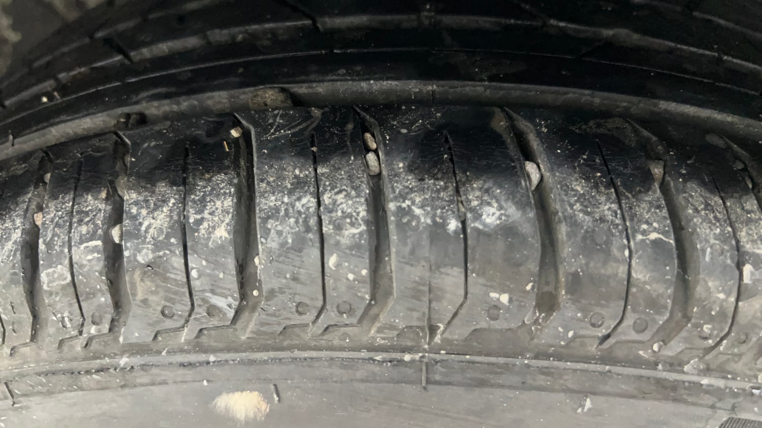 Used 2025 Hyundai New i20 Asta (O) 1.2 IVT Petrol Automatic tyres LEFT REAR TYRE TREAD VIEW