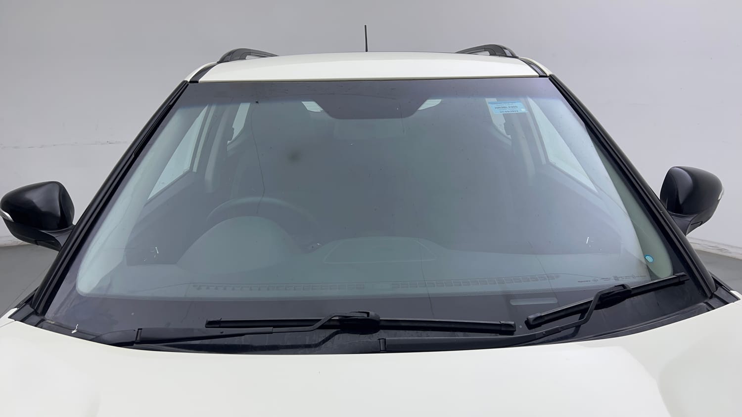 2023 Mahindra XUV 300 W8 1.2 Petrol-8