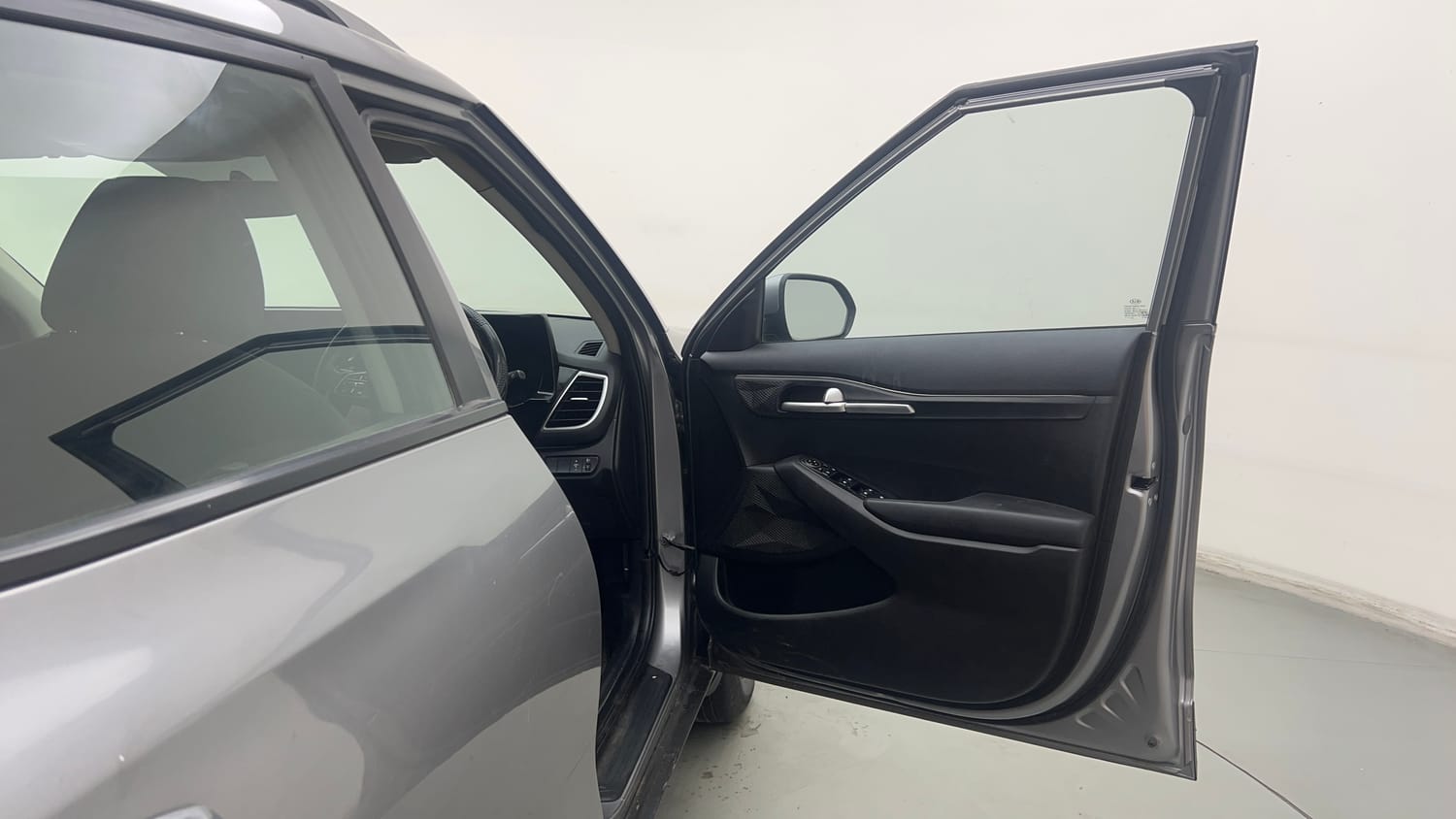 Used 2020 Kia Seltos HTK Plus 1.5 Petrol Manual interior RIGHT FRONT DOOR OPEN VIEW