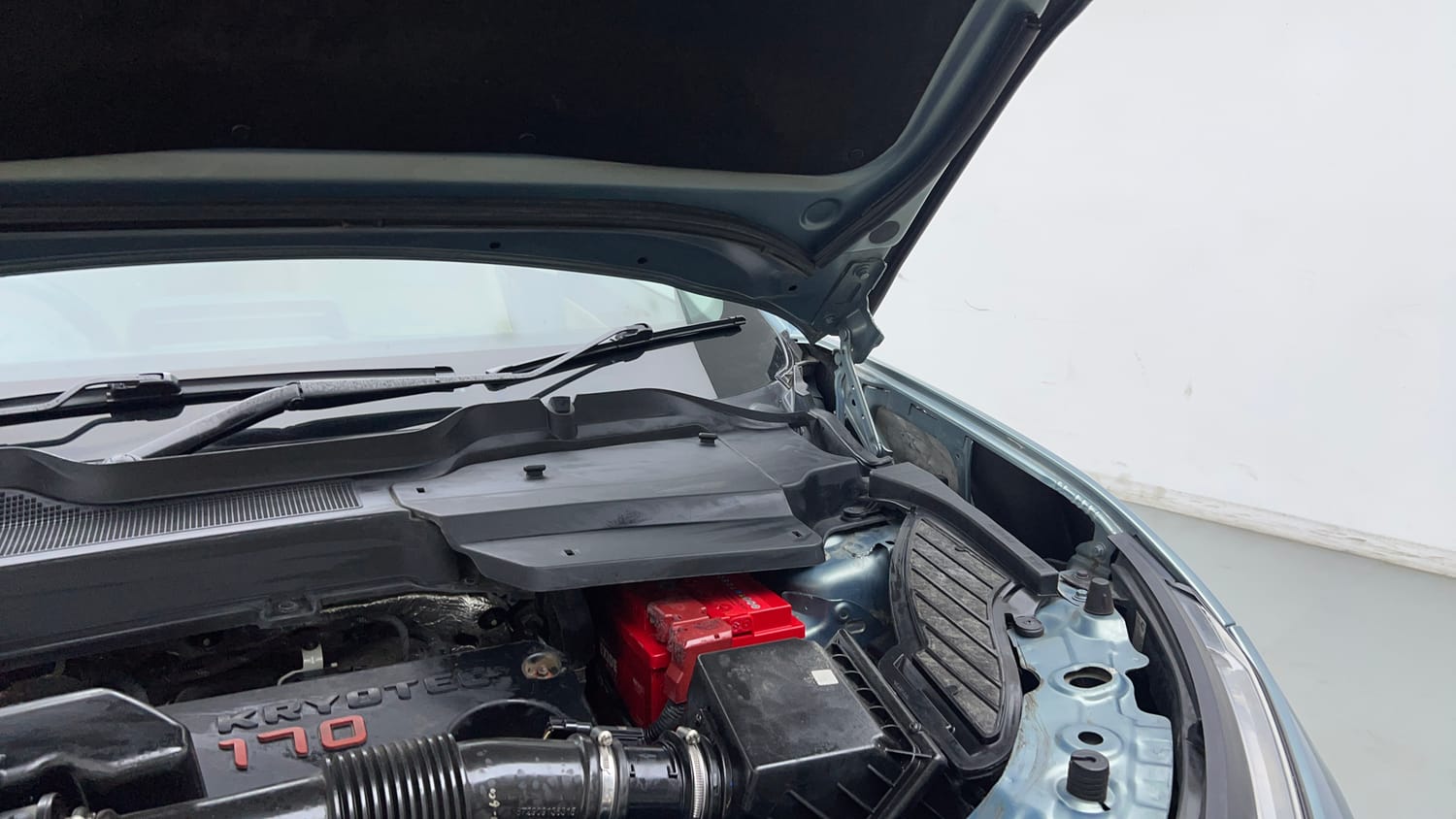 Used 2022 Tata Safari XZA Plus Diesel Automatic engine ENGINE LEFT SIDE HINGE & APRON VIEW